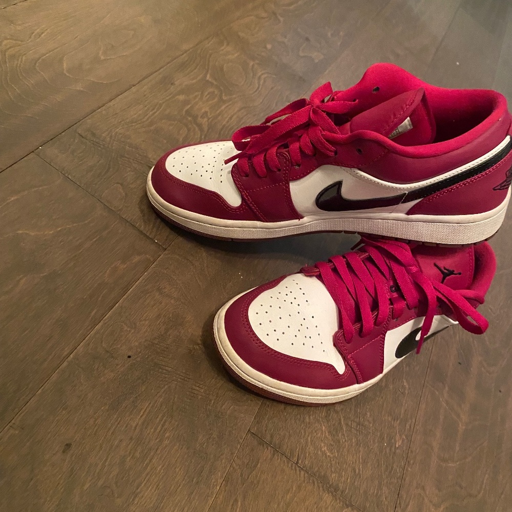 Jordan 1 pink 8.5 men